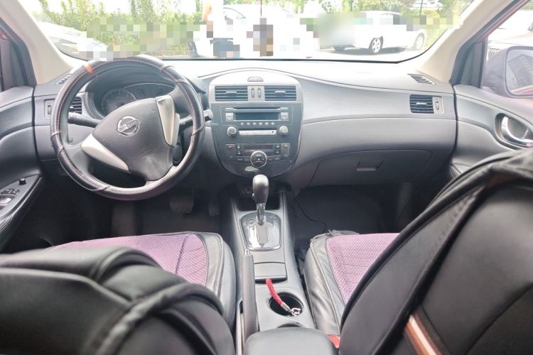 Used Nissan Tiida 2011 1.6L CVT Smart Version Center Console