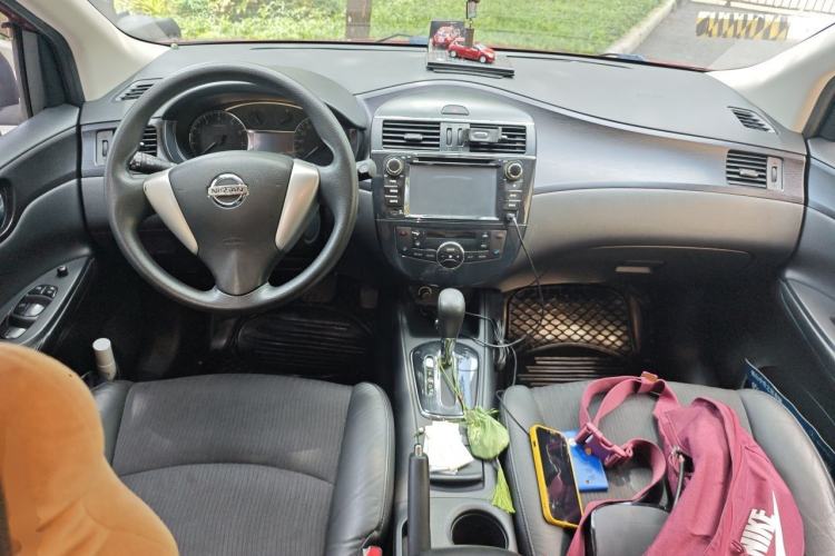 Used Nissan Tiida 2011 1.6L CVT Smart Version Center Console