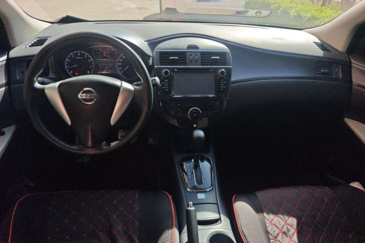 Used Nissan Tiida 2011 1.6L CVT Smart Version Center Console