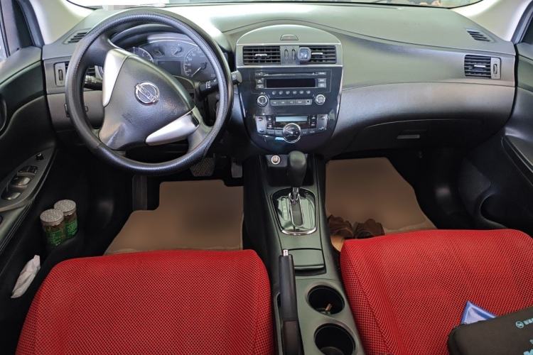 Used Nissan Tiida 2011 1.6L CVT Smart Version Center Console