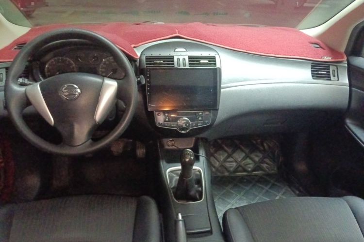 Used Nissan Tiida 2011 1.6L Manual Smart Version Center Console