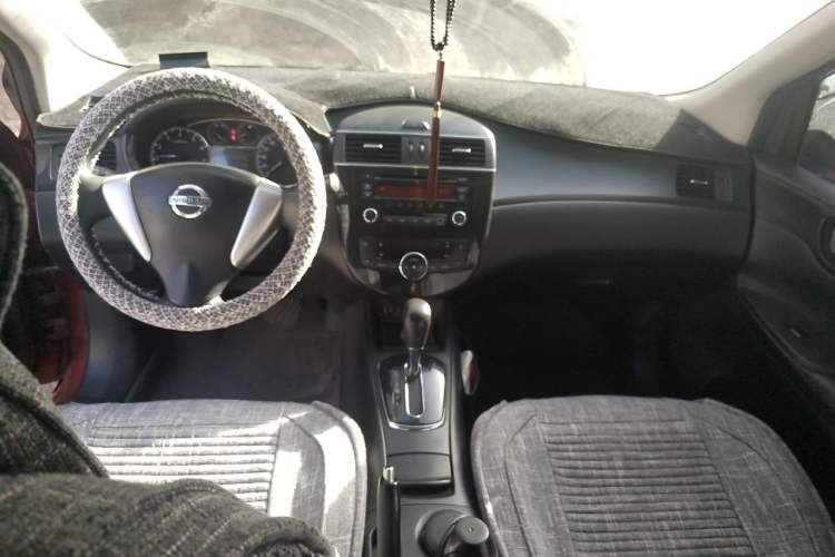 Used Nissan Tiida 2011 1.6L CVT Smart Version Center Console