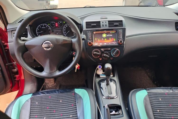 Used Nissan Tiida 2011 1.6L CVT Comfort Model Center Console