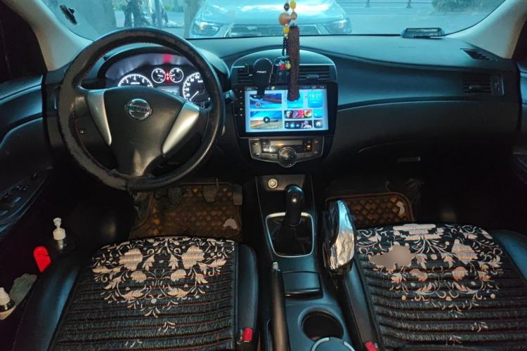 Used Nissan Tiida 2011 1.6L Manual Smart Version Center Console