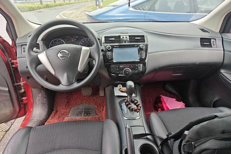 Used Nissan Tiida 2011 1.6L CVT Smart Version Center Console