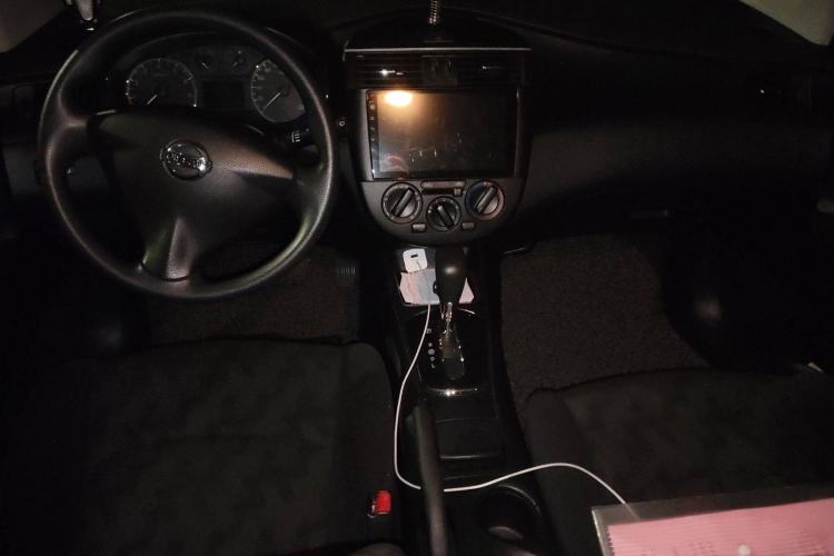 Used Nissan Tiida 2011 1.6L CVT Comfort Model Center Console