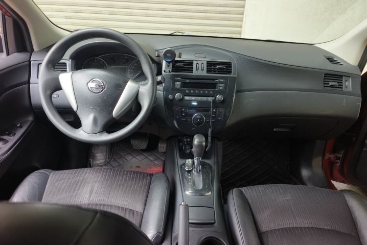 Used Nissan Tiida 2011 1.6L CVT Smart Version Center Console