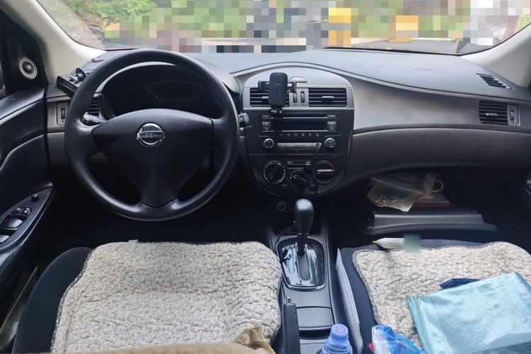 Used Nissan Tiida 2011 1.6L CVT Comfort Model Center Console