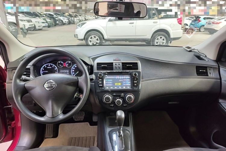 Used Nissan Tiida 2011 1.6L CVT Comfort Model Center Console