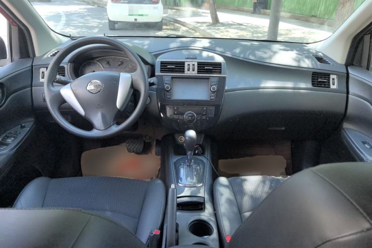Used Nissan Tiida 2011 1.6L CVT Smart Version Center Console
