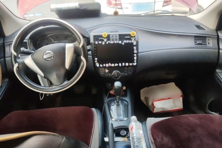 Used Nissan Tiida 2011 1.6L CVT Smart Version Center Console