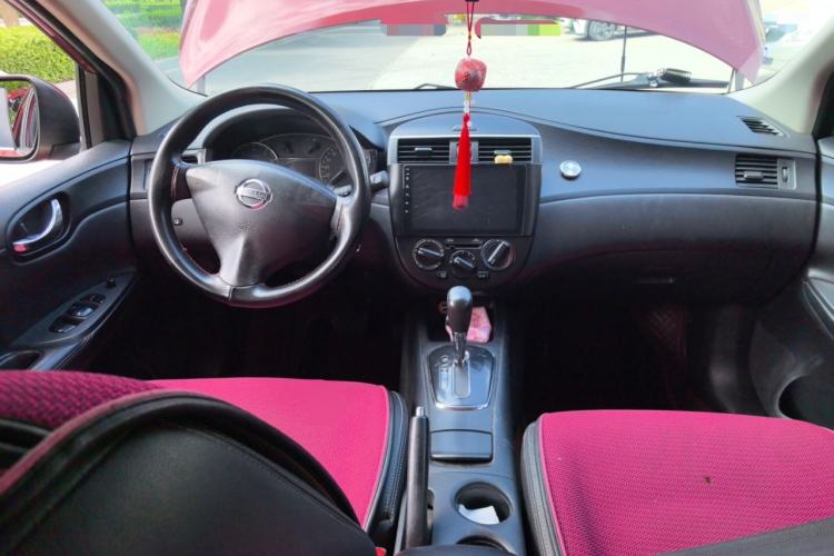 Used Nissan Tiida 2011 1.6L CVT Comfort Model Center Console
