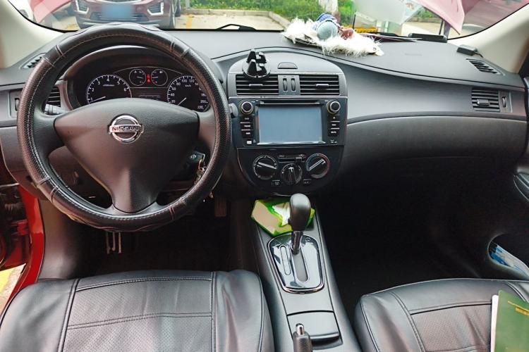 Used Nissan Tiida 2011 1.6L CVT Comfort Model Center Console