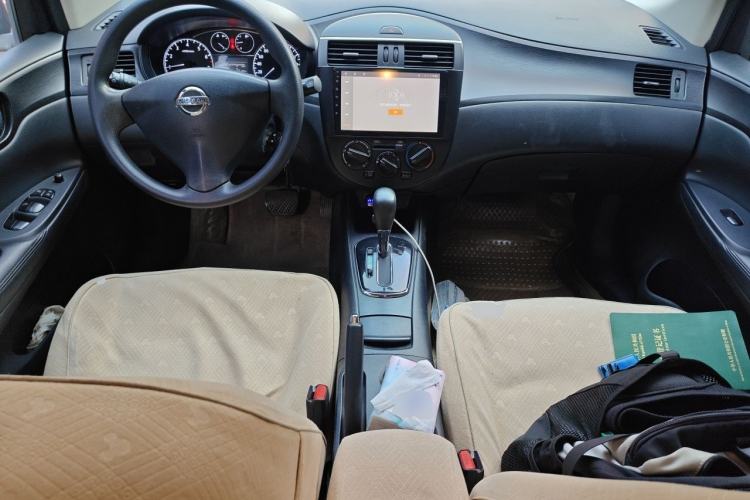 Used Nissan Tiida 2011 1.6L CVT Comfort Model Center Console