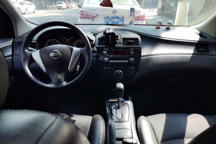 Used Nissan Tiida 2011 1.6L CVT Smart Version Center Console