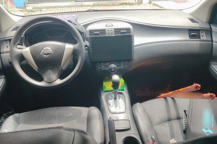 Used Nissan Tiida 2011 1.6L CVT Smart Version Center Console