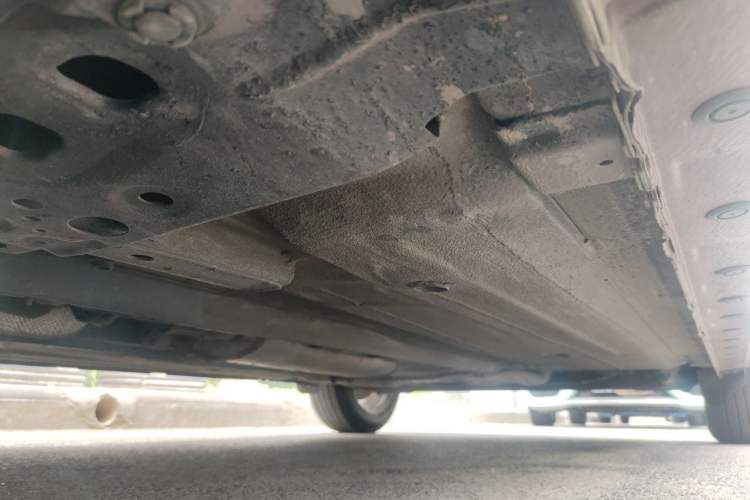 Used Nissan Tiida 2011 1.6L Manual Comfort Edition Chassis Front Left