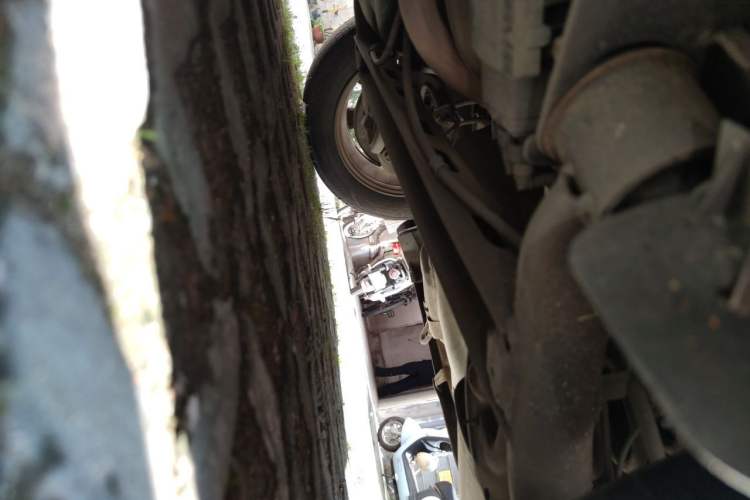 Used Nissan Tiida 2011 1.6L CVT Smart Version Chassis Front Left