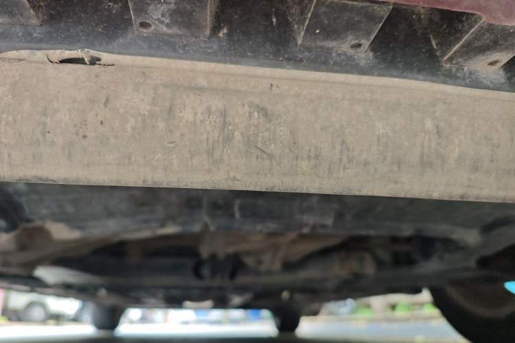 Used Nissan Tiida 2011 1.6L Manual Smart Version Chassis Front