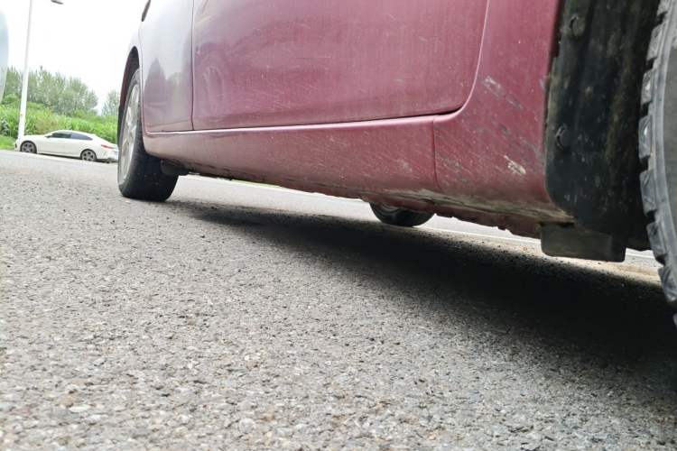 Used Nissan Tiida 2011 1.6L CVT Luxury Edition Chassis Front Right