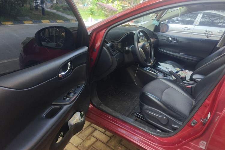 Used Nissan Tiida 2011 1.6L CVT Smart Version Driver Seat