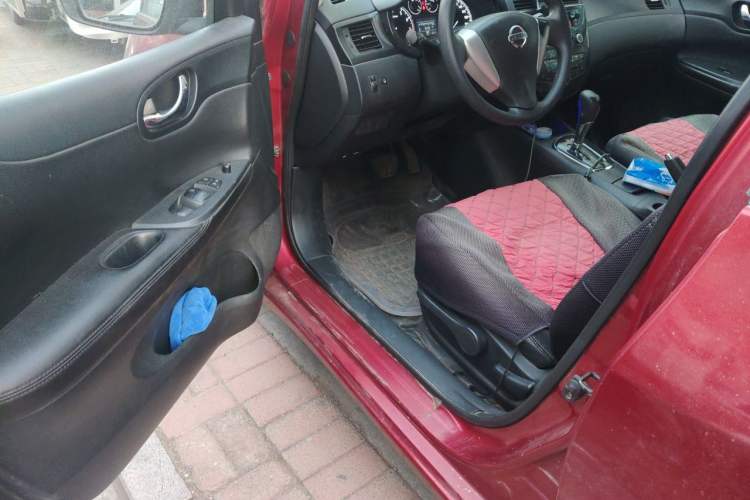 Used Nissan Tiida 2011 1.6L CVT Smart Version Driver Seat