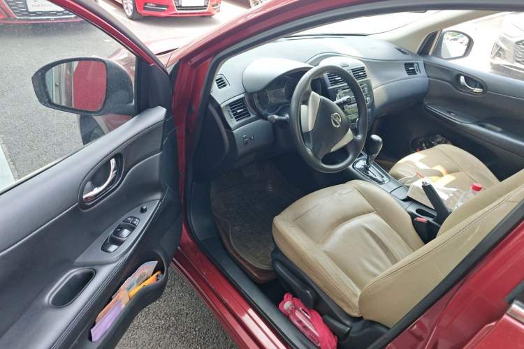 Used Nissan Tiida 2011 1.6L CVT Smart Version Driver Seat