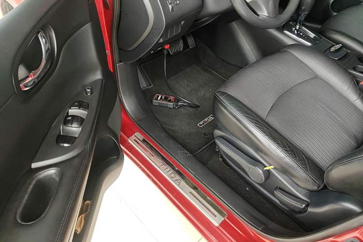 Used Nissan Tiida 2011 1.6L CVT Smart Version Driver Seat