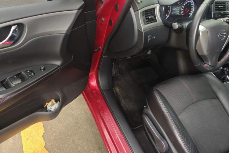 Used Nissan Tiida 2011 1.6T Manual Xuan Dong Edition Driver Seat