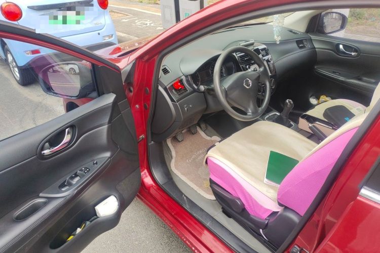 Used Nissan Tiida 2011 1.6L Manual Comfort Edition Driver Seat
