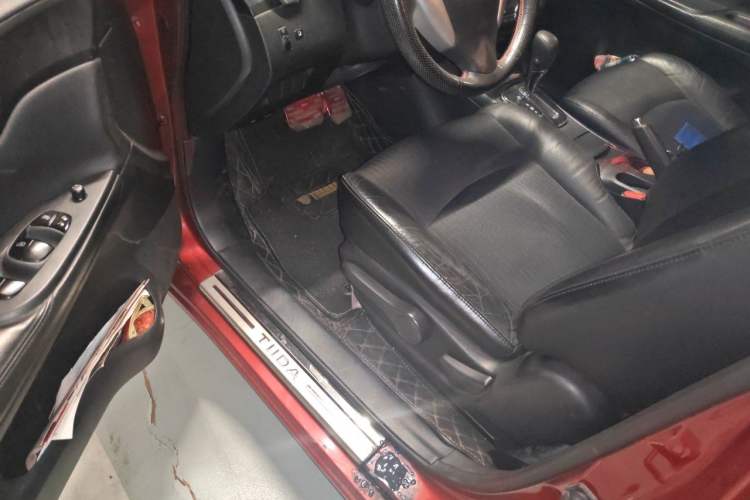 Used Nissan Tiida 2011 1.6L CVT Smart Version Driver Seat