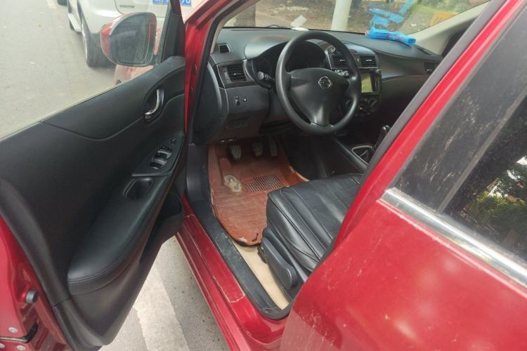 Used Nissan Tiida 2011 1.6L Manual Comfort Edition Driver Seat