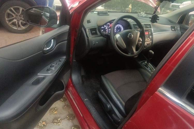 Used Nissan Tiida 2011 1.6L CVT Smart Version Driver Seat