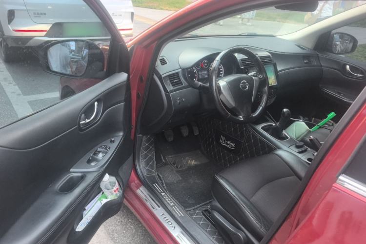 Used Nissan Tiida 2011 1.6L Manual Smart Version Driver Seat