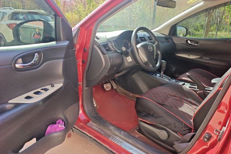 Used Nissan Tiida 2011 1.6L CVT Smart Version Driver Seat
