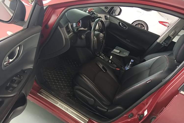 Used Nissan Tiida 2011 1.6T M-CVT Dynamic Edition Driver Seat