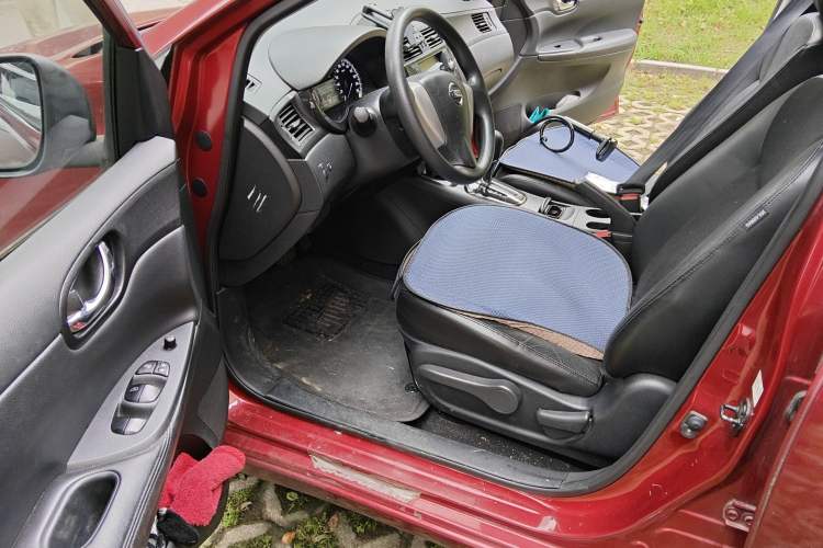 Used Nissan Tiida 2011 1.6L CVT Smart Version Driver Seat