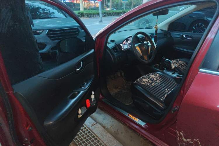 Used Nissan Tiida 2011 1.6L Manual Smart Version Driver Seat