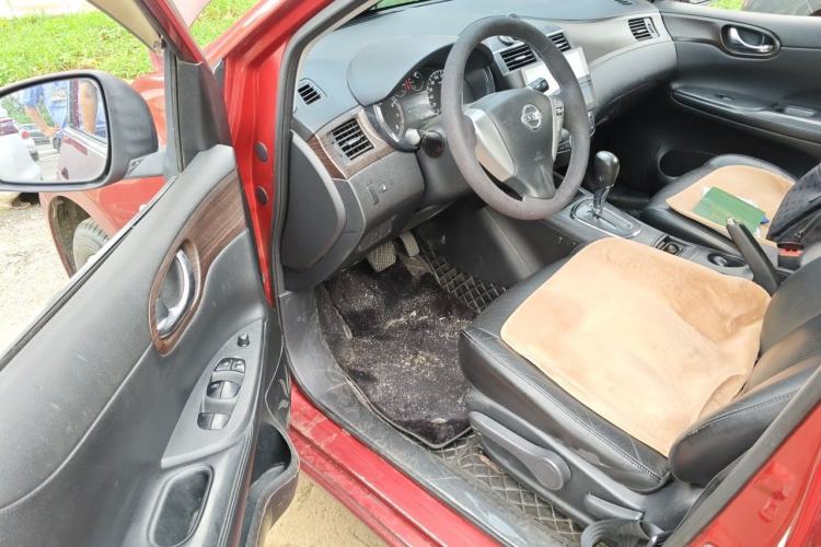 Used Nissan Tiida 2011 1.6L CVT Luxury Edition Driver Seat