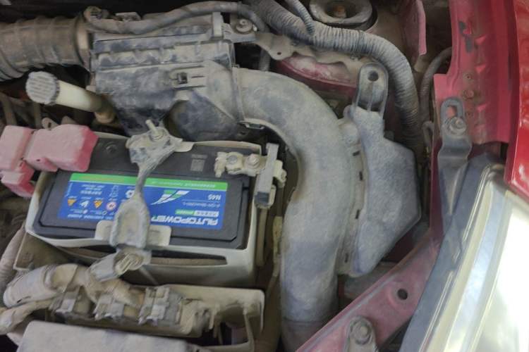 Used Nissan Tiida 2011 1.6L CVT Smart Version Engine Bay Left