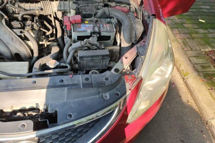 Used Nissan Tiida 2011 1.6L CVT Comfort Model Engine Bay Left
