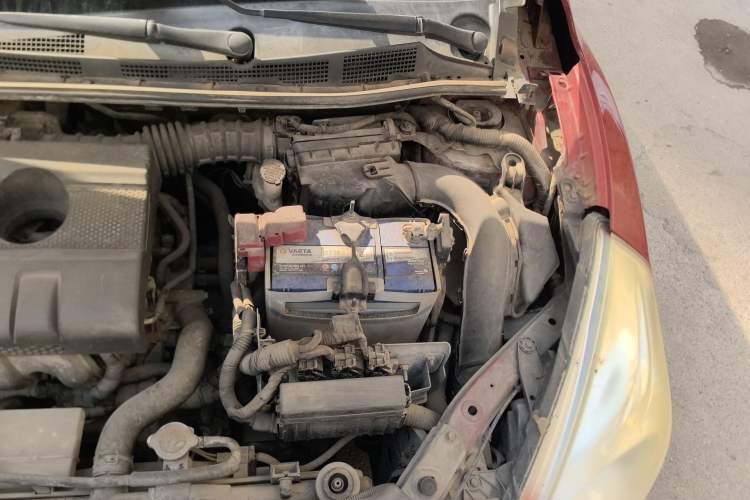 Used Nissan Tiida 2011 1.6L CVT Smart Version Engine Bay Left