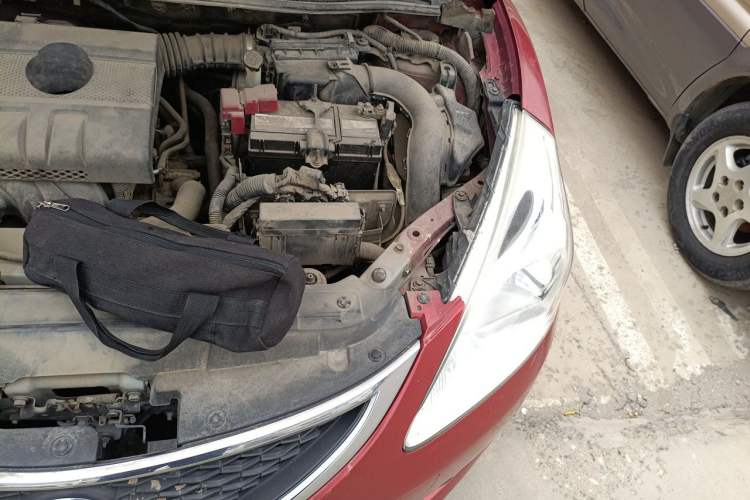 Used Nissan Tiida 2011 1.6L Manual Smart Version Engine Bay Left