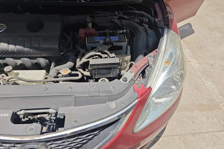 Used Nissan Tiida 2011 1.6L CVT Smart Version Engine Bay Left