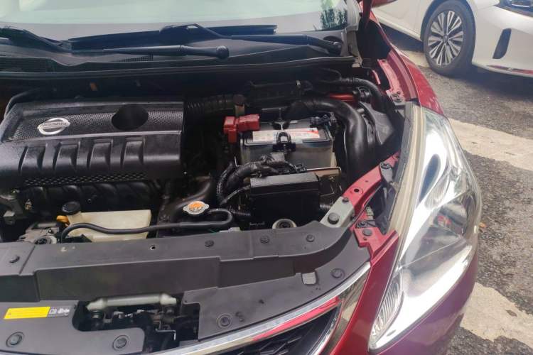 Used Nissan Tiida 2011 1.6L CVT Smart Version Engine Bay Left