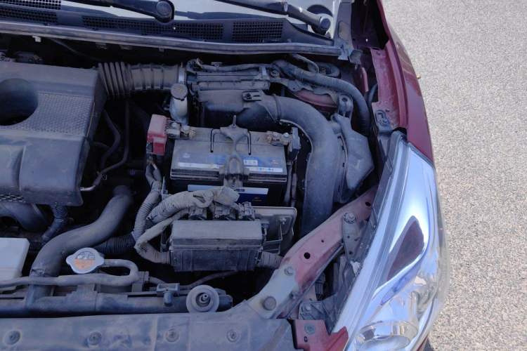 Used Nissan Tiida 2011 1.6L CVT Luxury Edition Engine Bay Left