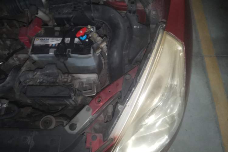 Used Nissan Tiida 2011 1.6L CVT Comfort Model Engine Bay Left