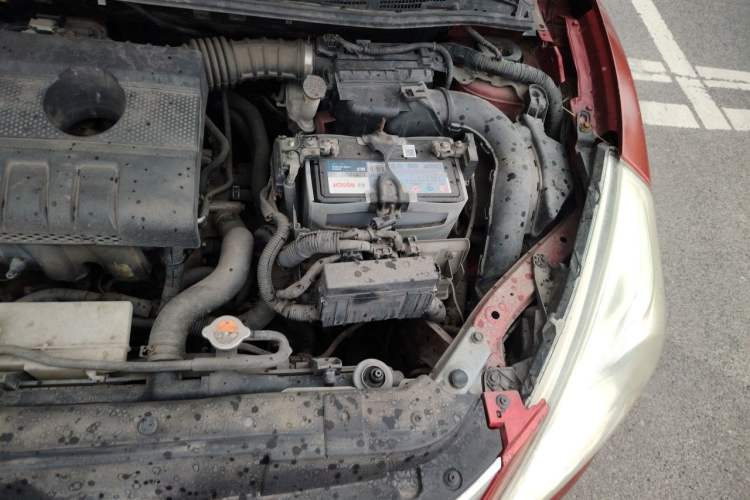 Used Nissan Tiida 2011 1.6L CVT Smart Version Engine Bay Left