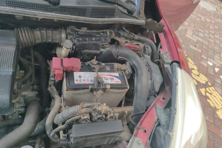 Used Nissan Tiida 2011 1.6L CVT Smart Version Engine Bay Left