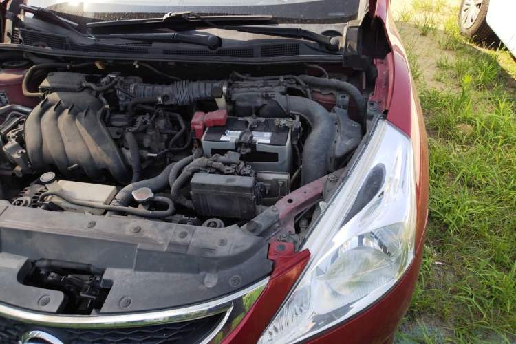 Used Nissan Tiida 2011 1.6L Manual Comfort Edition Engine Bay Left
